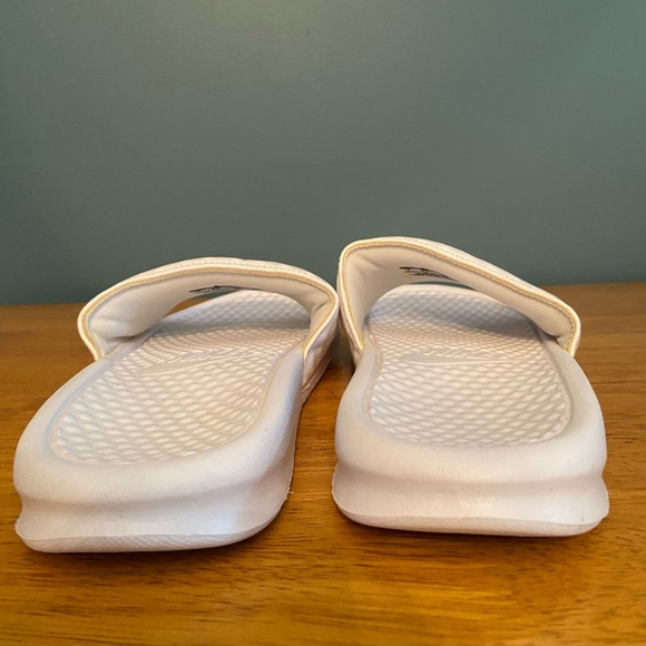 Nike Benassi JDI Women’s Slide Sandals - Picture 6 of 9